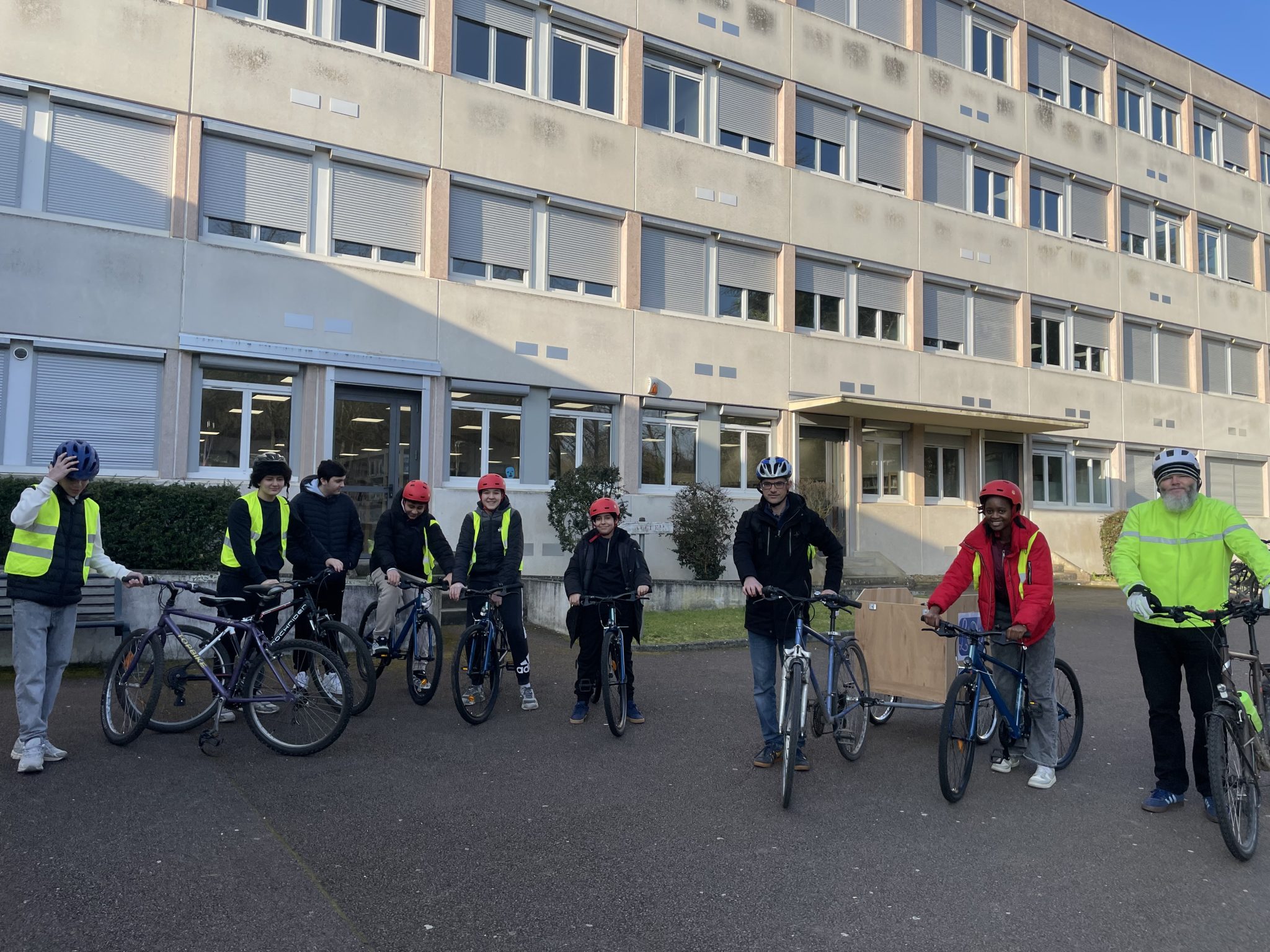 La Ludo’FDO à vélo dans le quartier de la Fontaine d’Ouche
